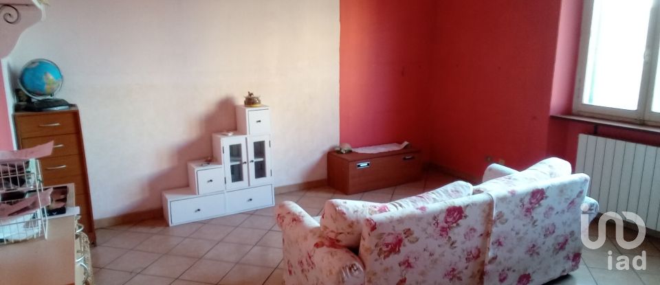 Four-room apartment of 93 m² in Valenza (15048)