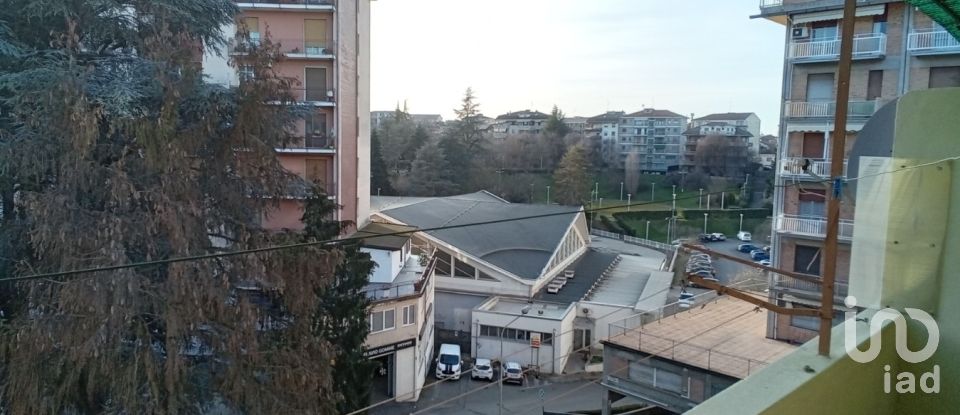 Four-room apartment of 93 m² in Valenza (15048)