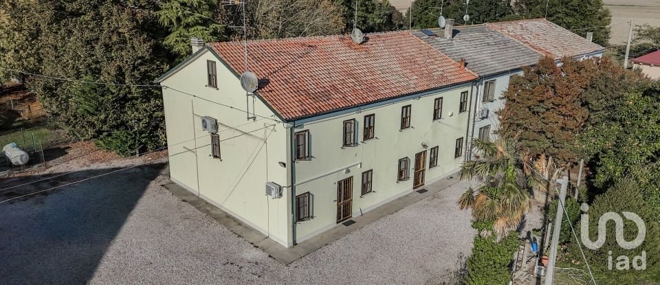 House 7 rooms of 280 m² in Copparo (44034)