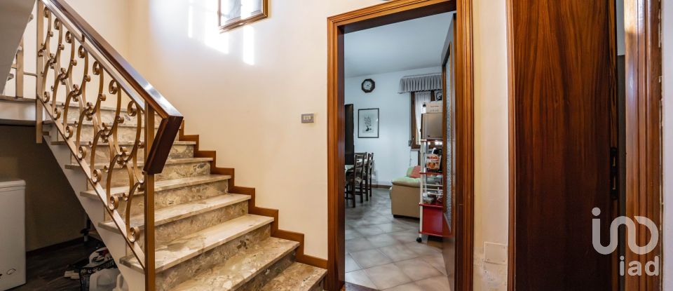 House 7 rooms of 280 m² in Copparo (44034)