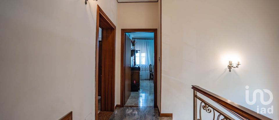 House 7 rooms of 280 m² in Copparo (44034)