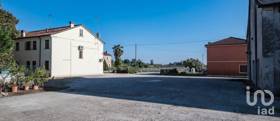 House 7 rooms of 280 m² in Copparo (44034)