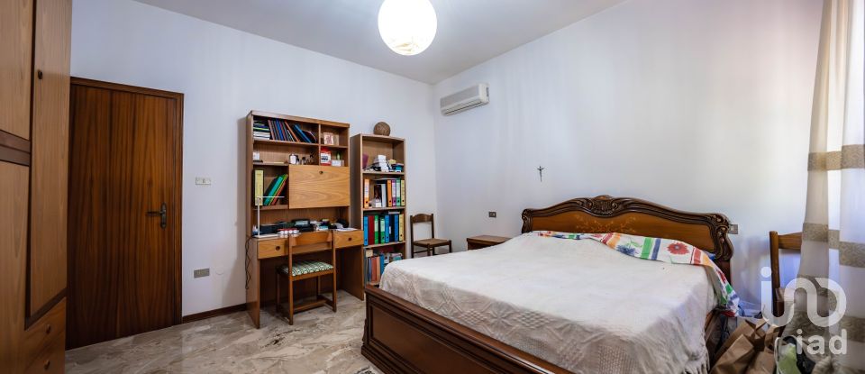 House 7 rooms of 280 m² in Copparo (44034)