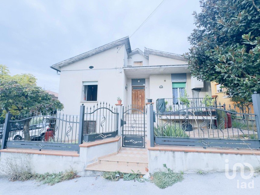 Casale 5 locali di 1 m² in Nereto (64015)