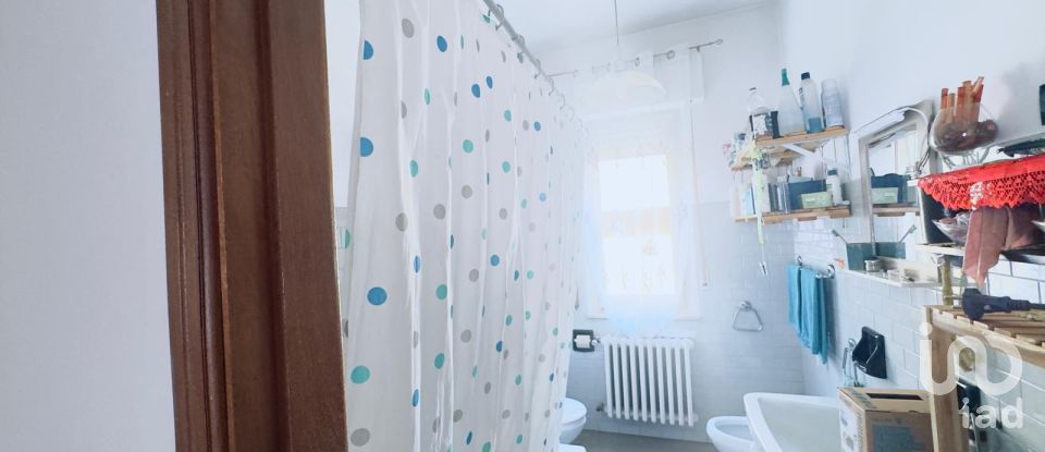 Casale 5 locali di 1 m² in Nereto (64015)