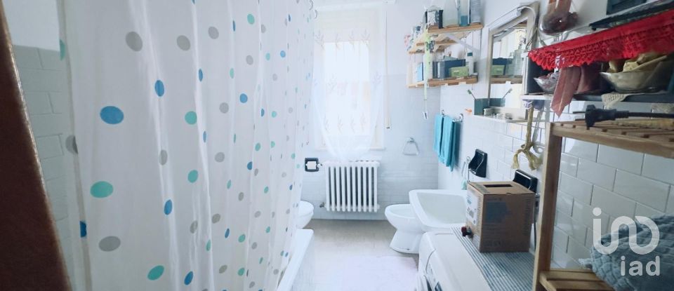 Casale 5 locali di 1 m² in Nereto (64015)