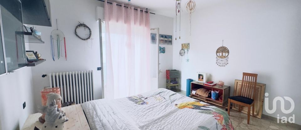 Casale 5 locali di 1 m² in Nereto (64015)