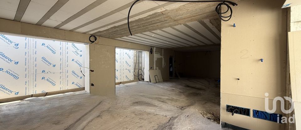 Farm 10 rooms of 307 m² in Palermo (90147)