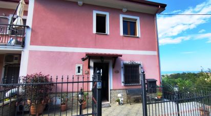 Villa a schiera 6 locali di 154 m² in Scalea (87029)