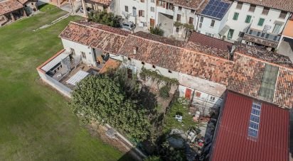 Casa di paese 6 locali di 180 m² in Castiglione delle Stiviere (46043)