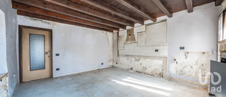 Casa di paese 6 locali di 180 m² in Castiglione delle Stiviere (46043)
