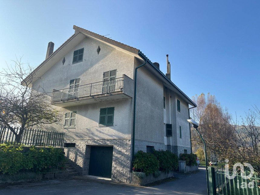 Quadrilocale di 65 m² a Bardineto (17057)