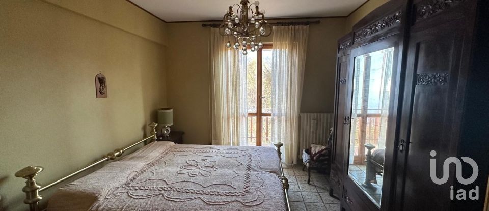 Quadrilocale di 65 m² a Bardineto (17057)