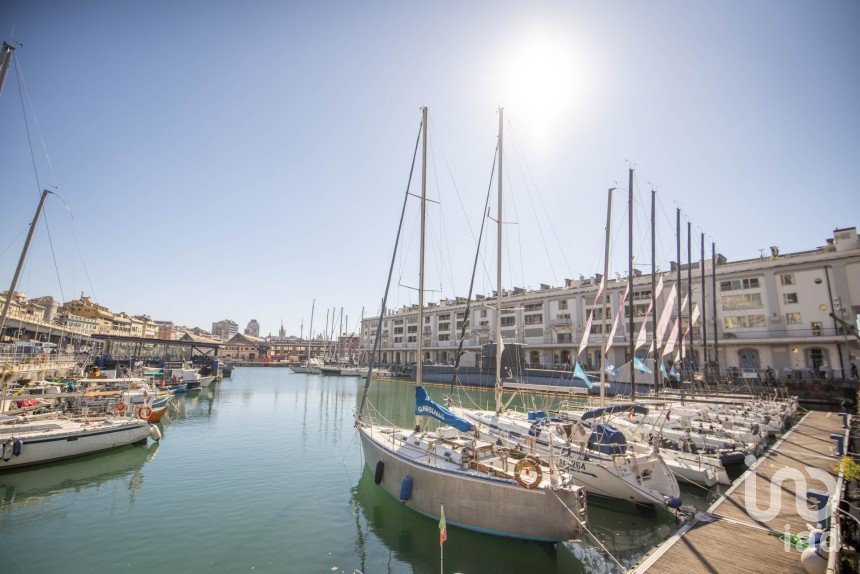 Appartamento 6 locali di 90 m² a Genova (16126)