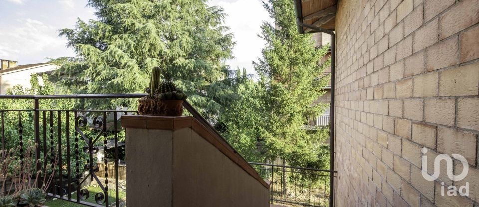 Appartamento 5 locali di 117 m² a Castelnuovo Berardenga (53019)