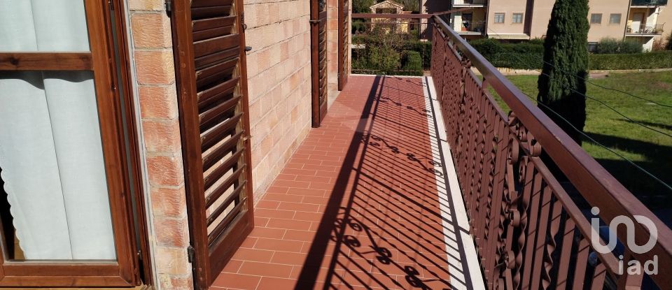 Appartamento 5 locali di 117 m² a Castelnuovo Berardenga (53019)