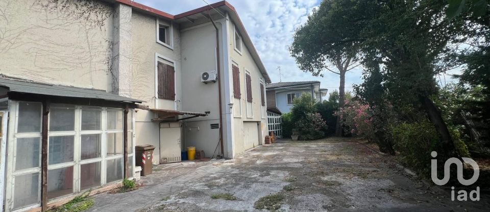 Casa indipendente / Villa 5 locali di 250 m² in Poggio Rusco (46025)