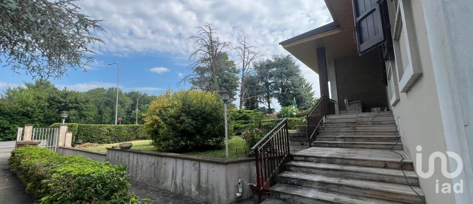 Casa indipendente / Villa 5 locali di 250 m² in Poggio Rusco (46025)