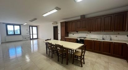 Villa Bifamiliare 3 locali di 200 m² in Poggio Rusco (46025)
