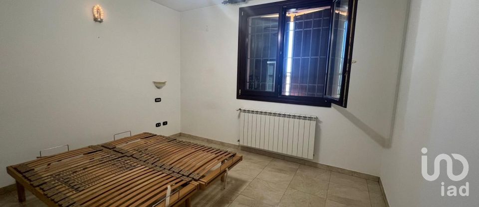 Villa Bifamiliare 3 locali di 200 m² in Poggio Rusco (46025)