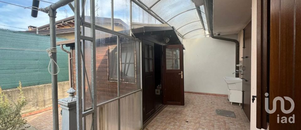 Villa Bifamiliare 3 locali di 200 m² in Poggio Rusco (46025)