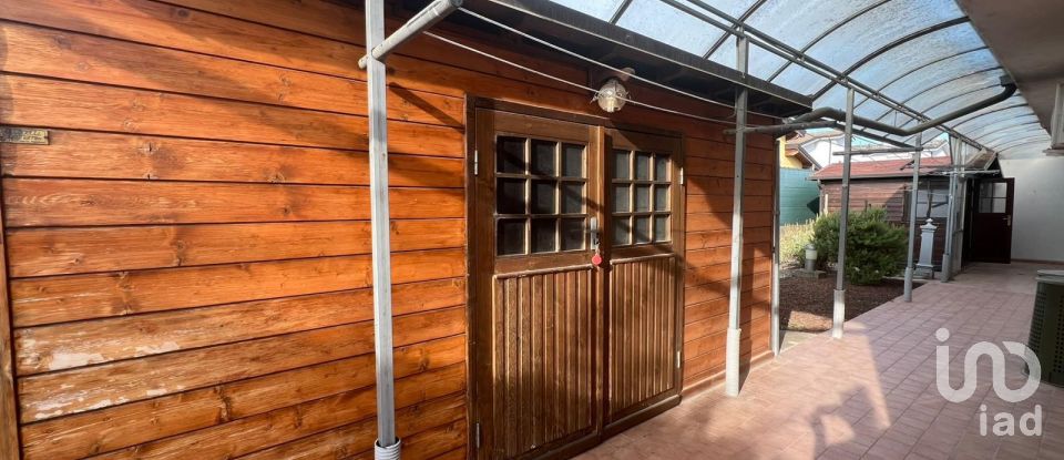 Villa Bifamiliare 3 locali di 200 m² in Poggio Rusco (46025)