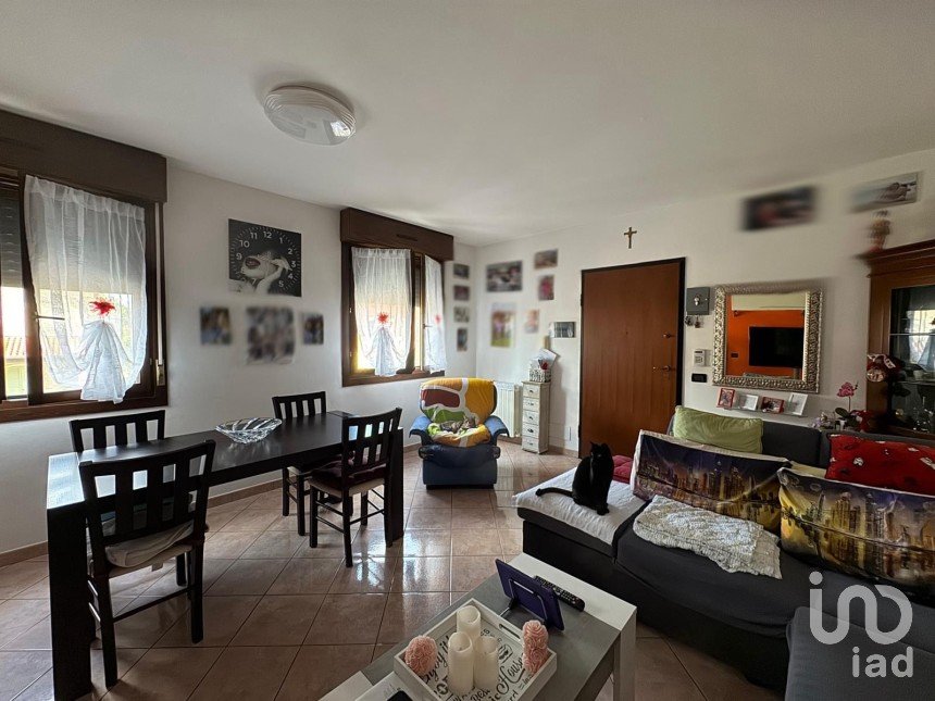 Trilocale di 100 m² a Medolla (41036)