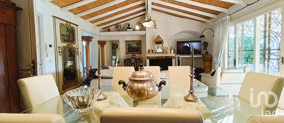 House 10 rooms of 220 m² in Arzachena (07021)