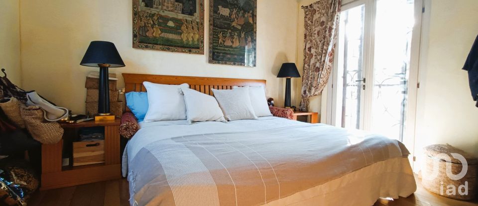 House 10 rooms of 220 m² in Arzachena (07021)