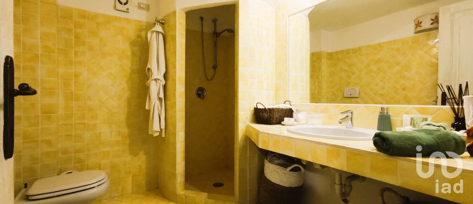 House 10 rooms of 220 m² in Arzachena (07021)