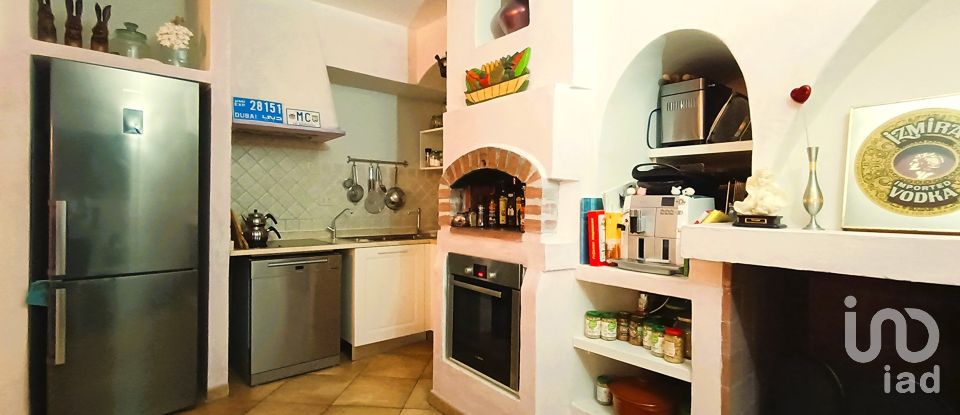 House 10 rooms of 220 m² in Arzachena (07021)