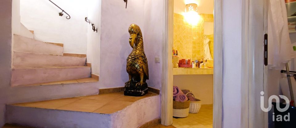 House 10 rooms of 220 m² in Arzachena (07021)