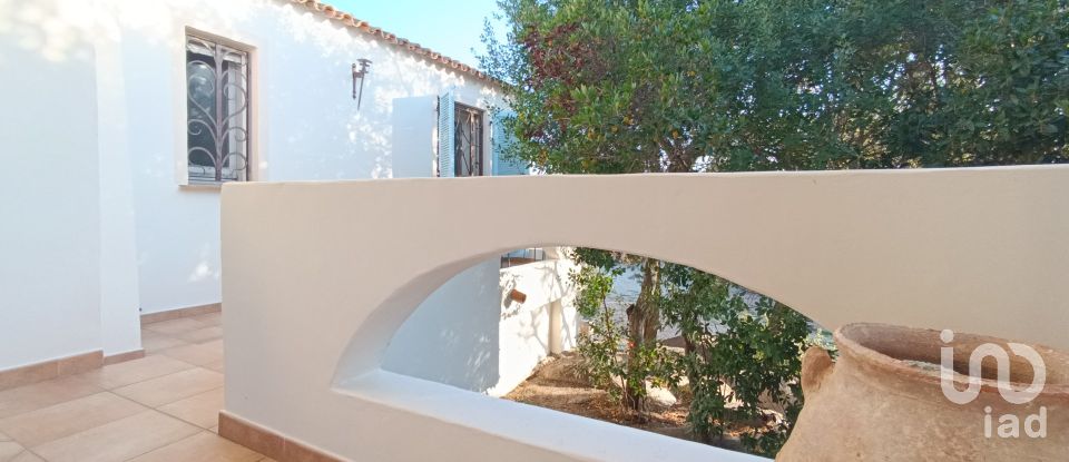 House 10 rooms of 220 m² in Arzachena (07021)