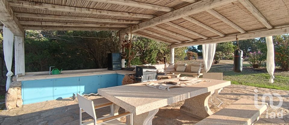 House 10 rooms of 220 m² in Arzachena (07021)