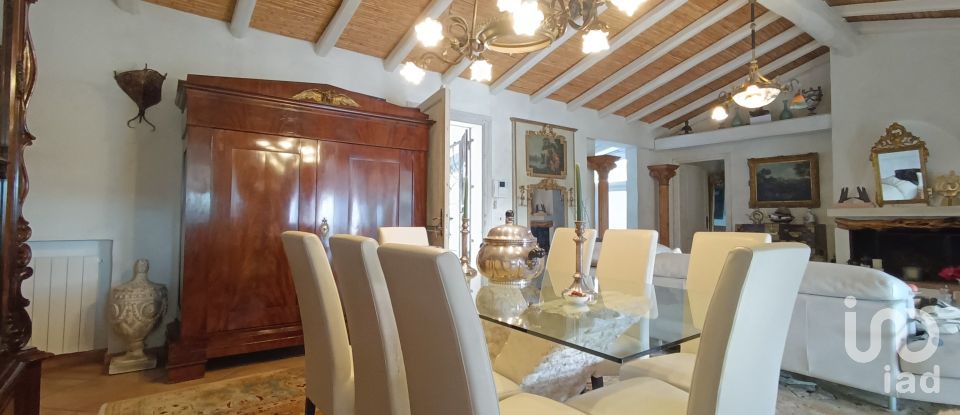 House 10 rooms of 220 m² in Arzachena (07021)