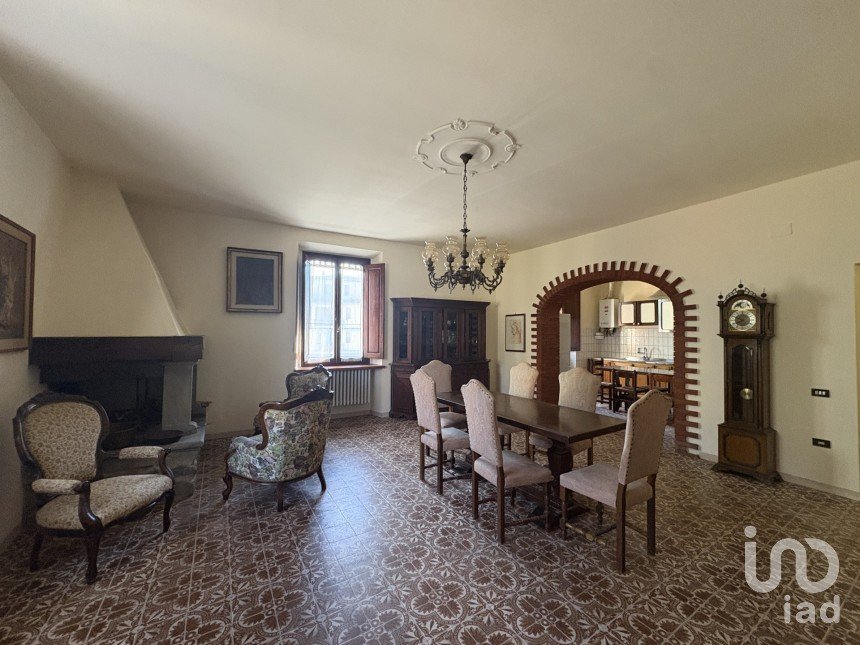 Apartment 8 rooms of 314 m² in Dicomano (50062)