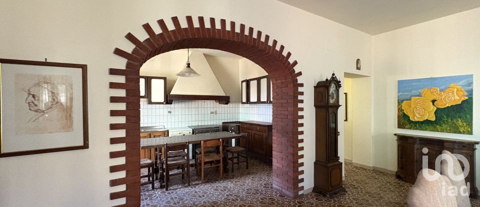 Apartment 8 rooms of 314 m² in Dicomano (50062)