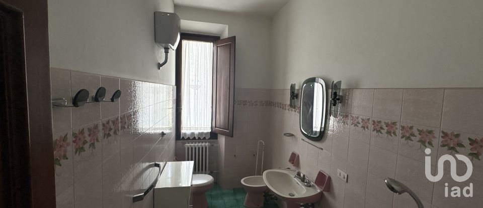 Apartment 8 rooms of 314 m² in Dicomano (50062)