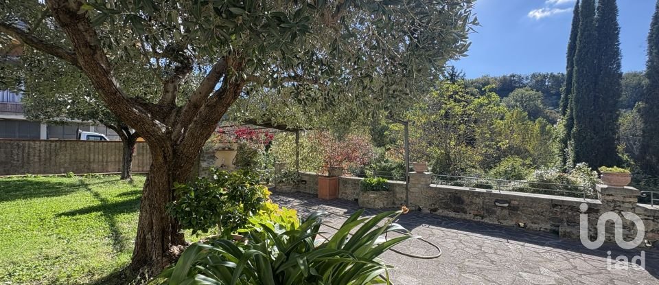 Apartment 8 rooms of 314 m² in Dicomano (50062)