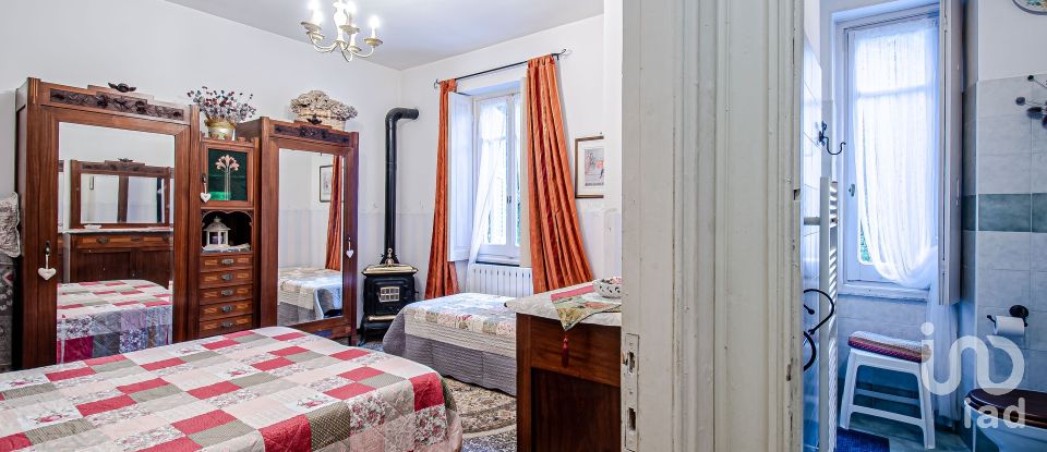 Attività locali di 250 m² in Torriglia (16029)