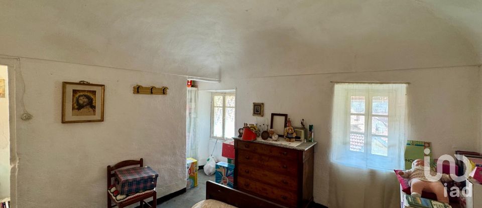 Village house 6 rooms of 132 m² in Calizzano (17057)