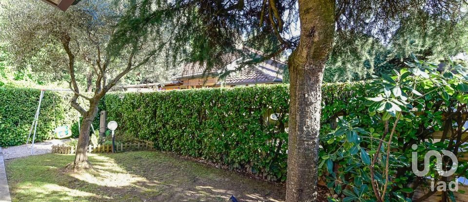 Traditional house 4 rooms of 178 m² in Seregno (20831)