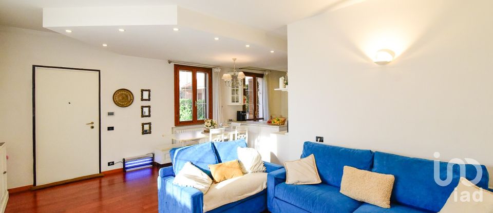 Traditional house 4 rooms of 178 m² in Seregno (20831)