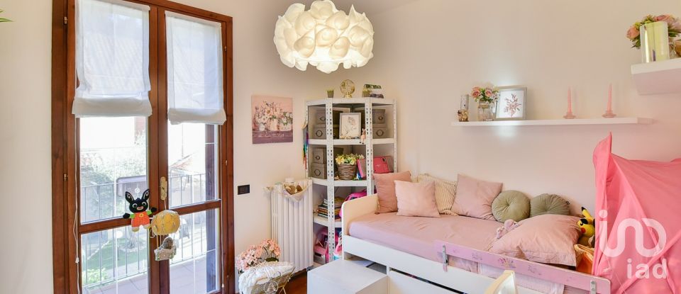 Traditional house 4 rooms of 178 m² in Seregno (20831)