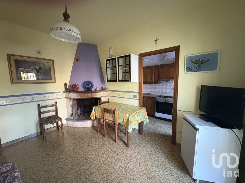 Trilocale di 70 m² a Apecchio (61042)