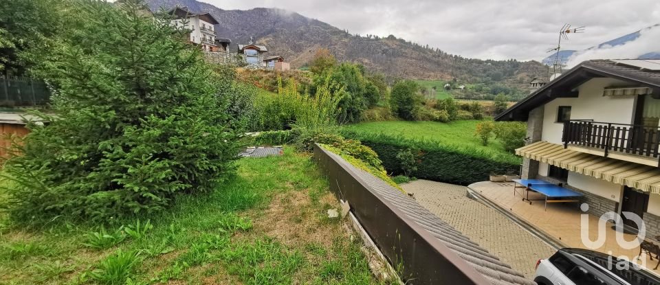 Casale 6 locali di 303 m² in Aymavilles (11010)