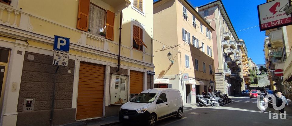 Negozio / locale commerciale di 124 m² in Genova (16154)