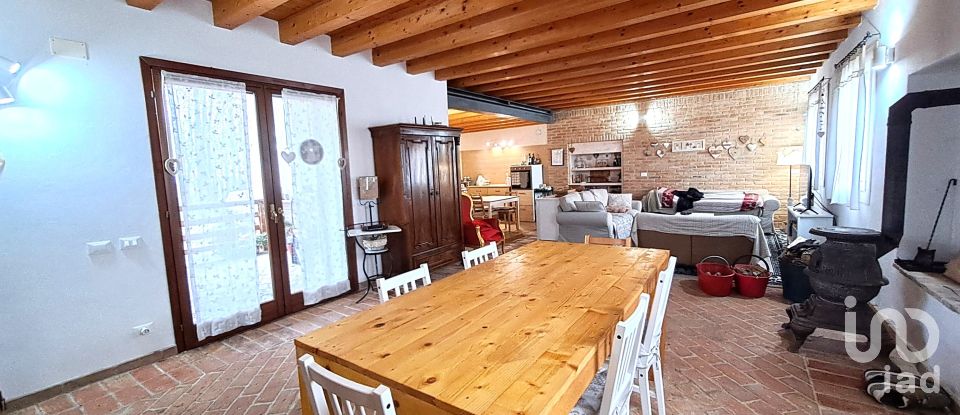 Casa indipendente / Villa 8 locali di 220 m² in Villanova Marchesana (45030)