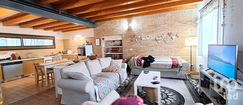 Casa indipendente / Villa 8 locali di 220 m² in Villanova Marchesana (45030)