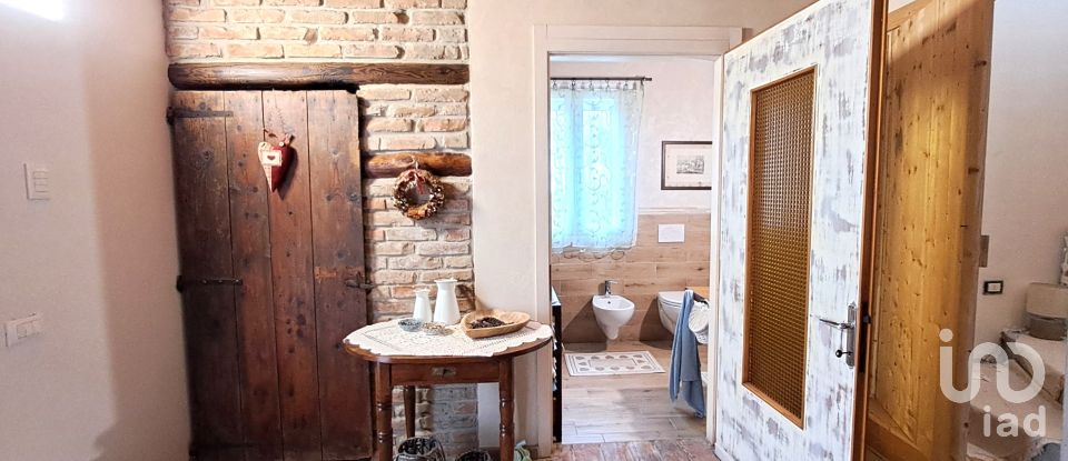 Casa indipendente / Villa 8 locali di 220 m² in Villanova Marchesana (45030)